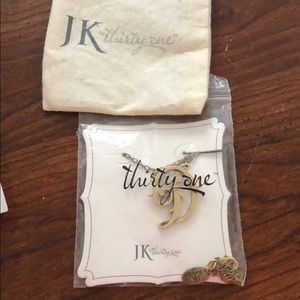 D necklace thirty one